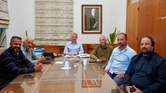 Συνάντηση Περιφερειάρχη με τον Πρόεδρο της Ομοσπονδίας Επαγγελματιών, Βιοτεχνών και Εμπόρων Λασιθίου και το Σύλλογο Ηλεκτρολόγων